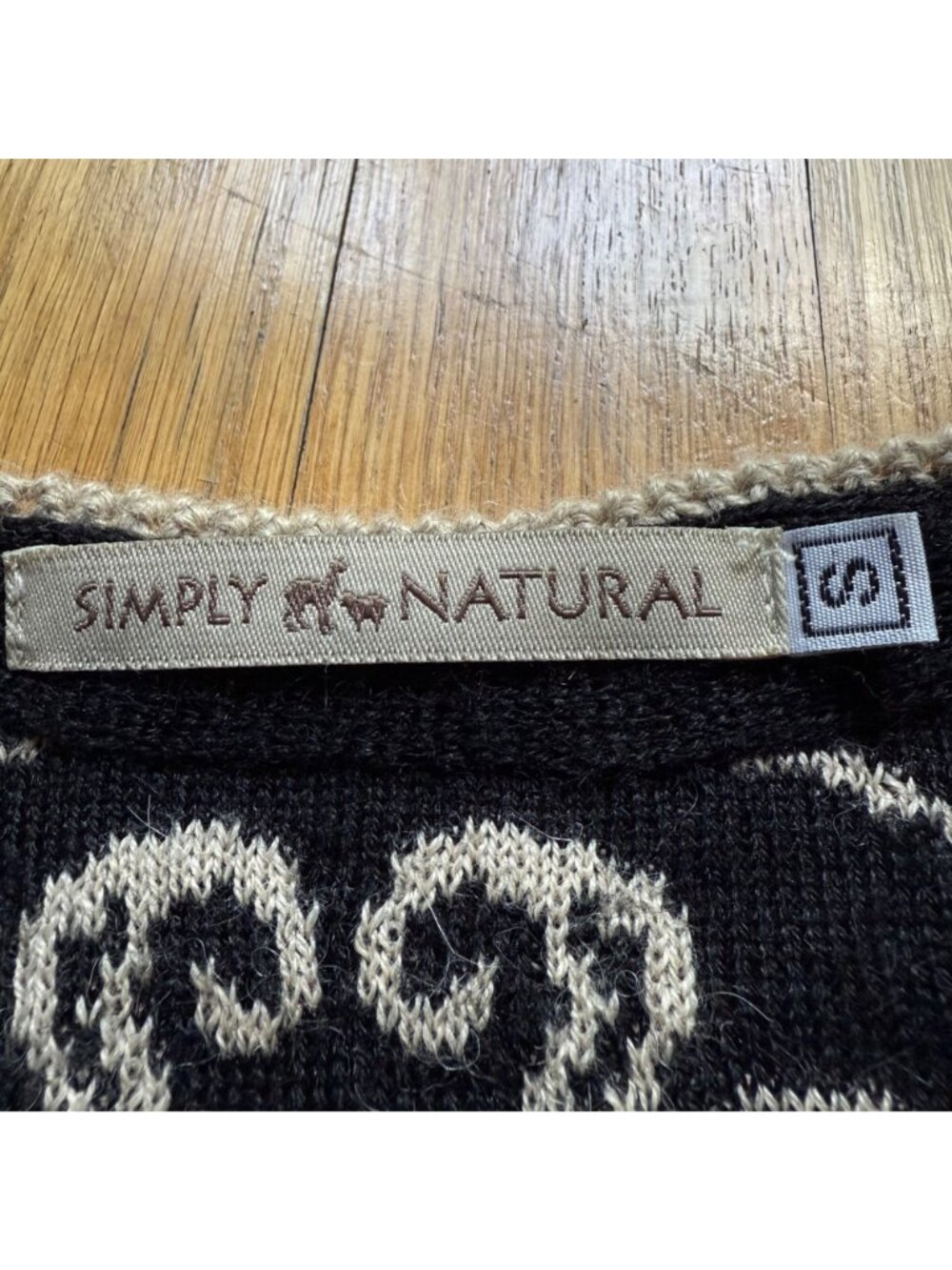 Simply Natural Size S Beige & Black Alpacal Peru Embroidered Cardigan - Picture 2 of 16